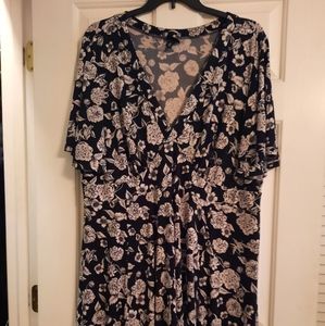 Torrid 4 knee length dress, very flattering!